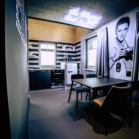 Boutique Old School